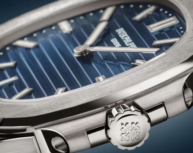 Patek Philippe : une Nautilus de 38 mm en platine pour son 50ème anniversaire Patek Philippe : une Nautilus de 38 mm en platine pour son 50ème anniversaire