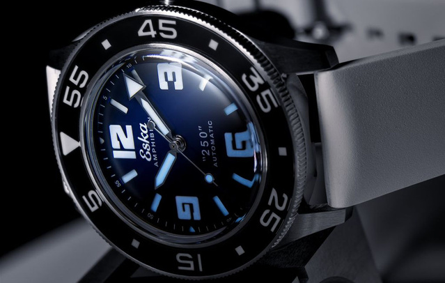 Eska Amphibian "250" Blue Dolphin : une plongeuse très estivale