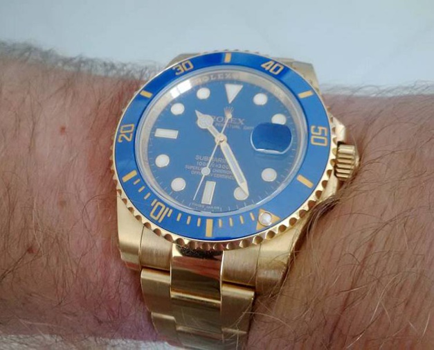 Le triangle qui se trouve à 12h est ici placé devant l'aiguille des minutes à "20" Le triangle qui se trouve à 12h est ici placé devant l'aiguille des minutes à "20"