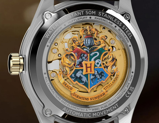Timex x Harry Potter Waterbury Skeleton Automatic : squelette doré et lunette céramique