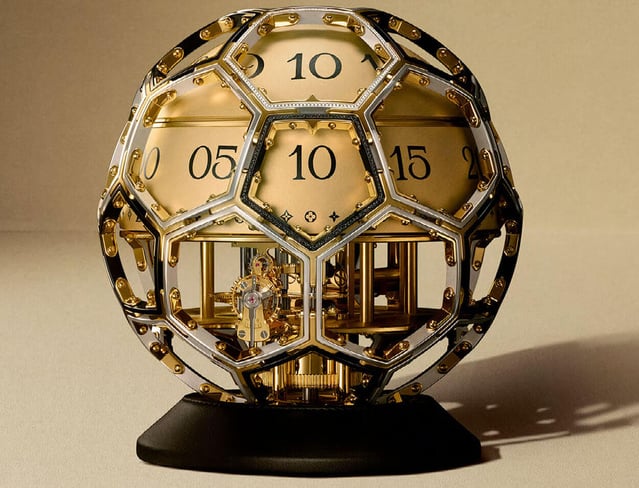 Sotheby's : une pièce unique Louis Vuitton x L'Epée 1839 aux enchères pour l'UNICEF Sotheby's : une pièce unique Louis Vuitton x L'Epée 1839 aux enchères pour l'UNICEF
