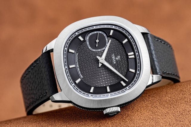 Yema Granvelle : une montre de ville chic qui sait se faire plus compacte