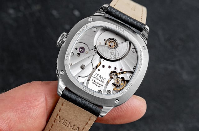 Yema Granvelle : une montre de ville chic qui sait se faire plus compacte