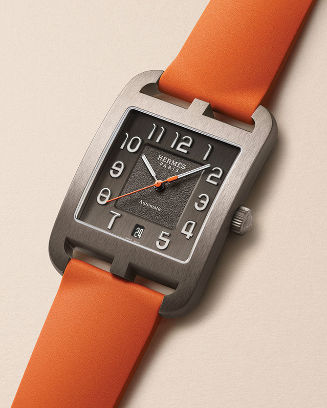 Hermès Cape Cod : une version plus sportive en titane