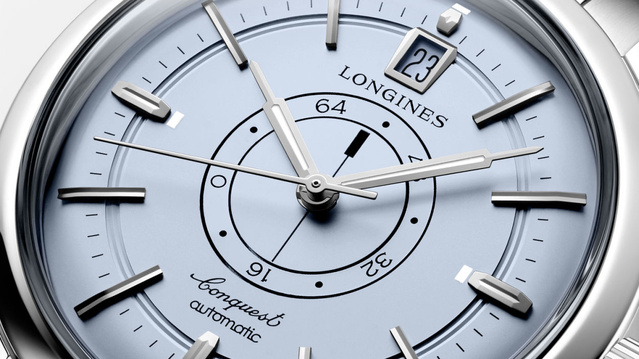 Longines Conquest Heritage Central Power Reserve : cadran bleu et réserve de marche au centre