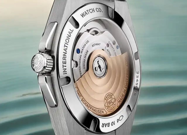 IWC : l'Ingenieur 35 mm se pare d'une couleur "pool" très estivale IWC : l'Ingenieur 35 mm se pare d'une couleur "pool" très estivale