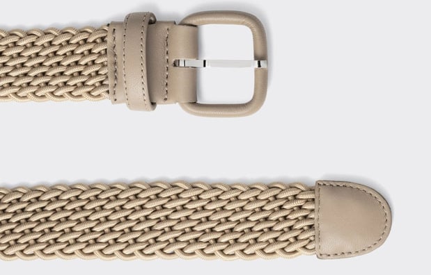 L'Aiglon et la ceinture élastique tressée : genèse d'un grand classique estival du vestiaire masculin L'Aiglon et la ceinture élastique tressée : genèse d'un grand classique estival du vestiaire masculin