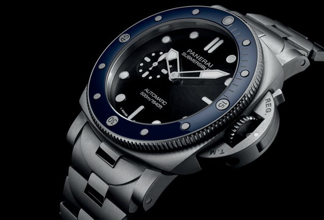 Panerai PAM01756 : la premier Submersible de 44 mm avec bracelet métal