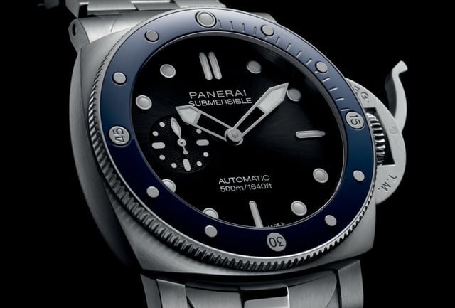 Panerai PAM01756 : la premier Submersible de 44 mm avec bracelet métal