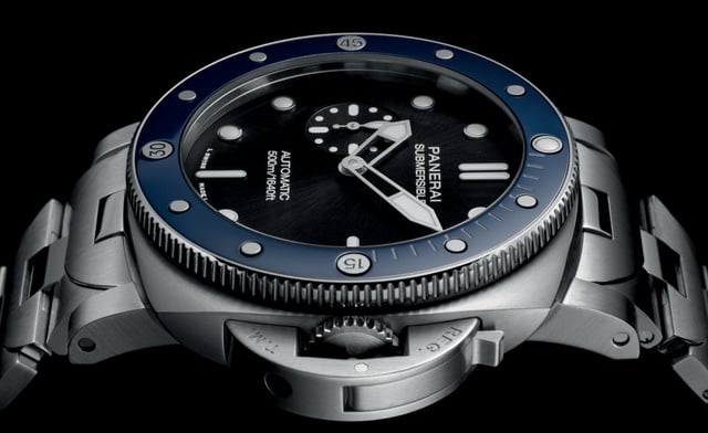 Panerai PAM01756 : la premier Submersible de 44 mm avec bracelet métal