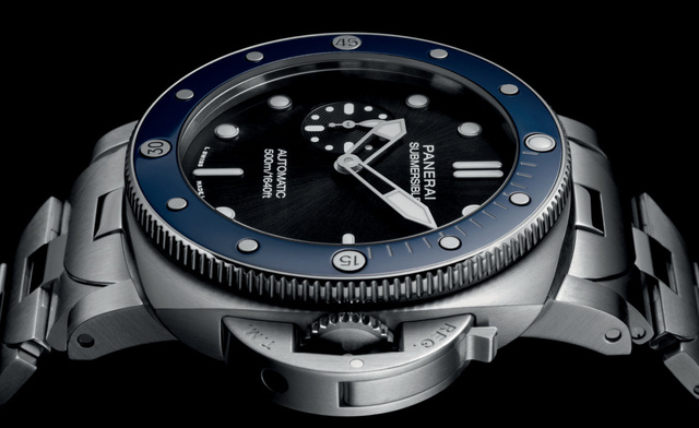 Panerai PAM01756 : la premier Submersible de 44 mm avec bracelet métal Panerai PAM01756 : la premier Submersible de 44 mm avec bracelet métal