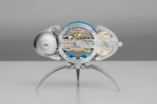 Maison Alcée x MB&F Nostromo : une horloge en forme d'alien à construire soi-même