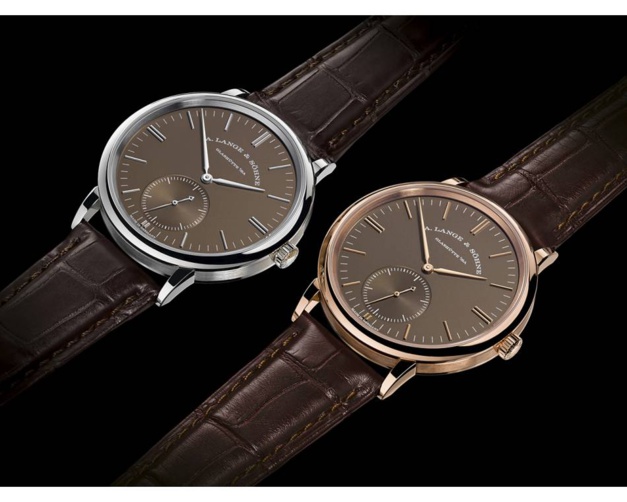 Lange Saxonia Automatique : cadran brun sur or rose ou gris Lange Saxonia Automatique : cadran brun sur or rose ou gris