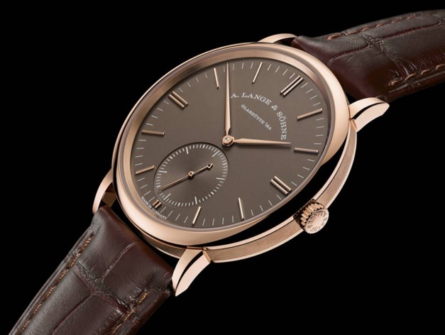 Lange Saxonia Automatique : cadran brun sur or rose ou gris Lange Saxonia Automatique : cadran brun sur or rose ou gris