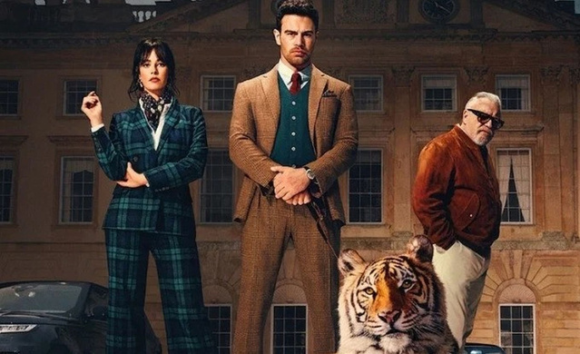 The Gentlemen saison 2 : Theo James porte une Omega Speedmaster en or jaune The Gentlemen saison 2 : Theo James porte une Omega Speedmaster en or jaune