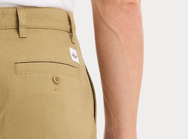 Le chino de chez Dockers célèbre ses quarante ans ! Le chino de chez Dockers célèbre ses quarante ans !