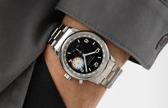 Nomos Club Sport neomatik Worldtimer Dark : le temps universel en mode nocturne