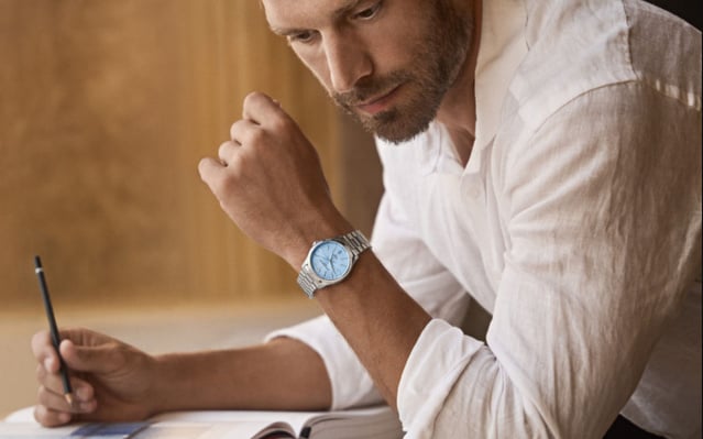 Baume & Mercier Clifton : le bleu glacier associé au fameux calibre Baumatic