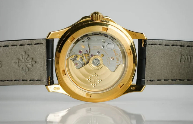 Patek Philippe Nautilus 5060j : aux origines de l'Aquanaut, une révolution discrète Patek Philippe Nautilus 5060j : aux origines de l'Aquanaut, une révolution discrète