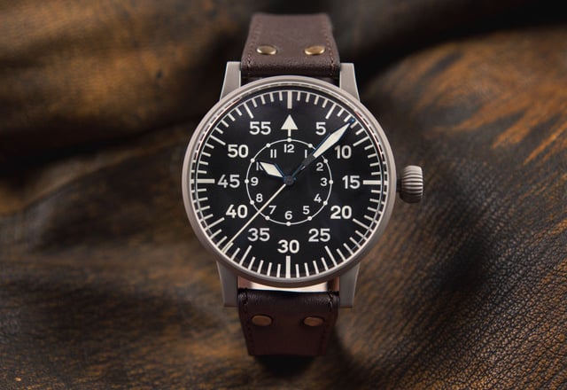 Laco Replika 55 : le retour d'une montre d'observation historique dans sa taille d'origine