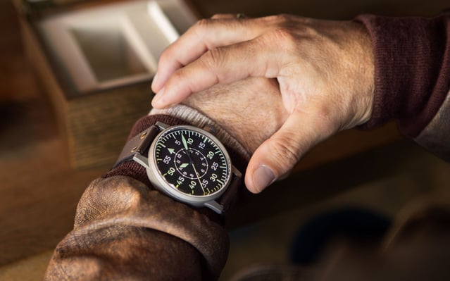 Laco Replika 55 : le retour d'une montre d'observation historique dans sa taille d'origine