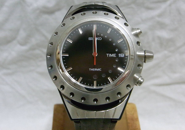 Seiko Thermic : en 1998, cette montre tirait son énergie de la chaleur du corps humain Seiko Thermic : en 1998, cette montre tirait son énergie de la chaleur du corps humain