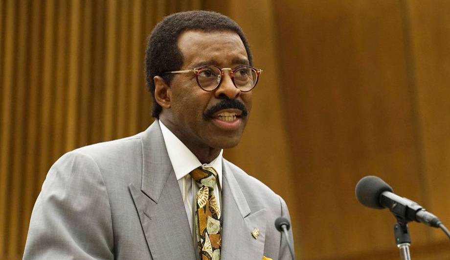 American Crime Story : Courtney B. Vance porte une Tank de chez Cartier