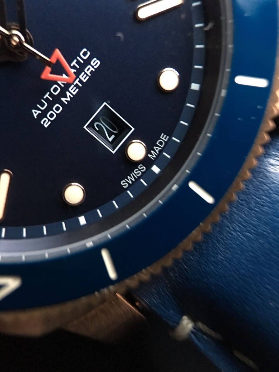 Anonimo Nautilo : belle version en bronze sur cadran bleu Anonimo Nautilo : belle version en bronze sur cadran bleu