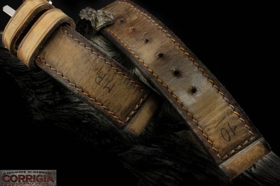Bracelet-montre en cuir Corrigia : du neuf avec vieux
