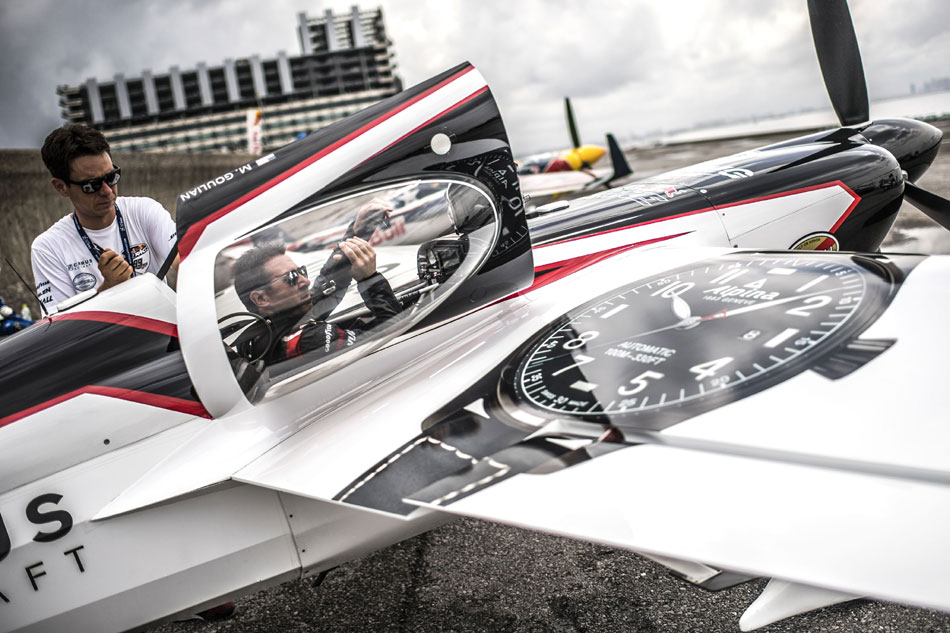 Alpina : sponsor de l'équipe Michael Goulian au Red Bull Air Race World Championship
