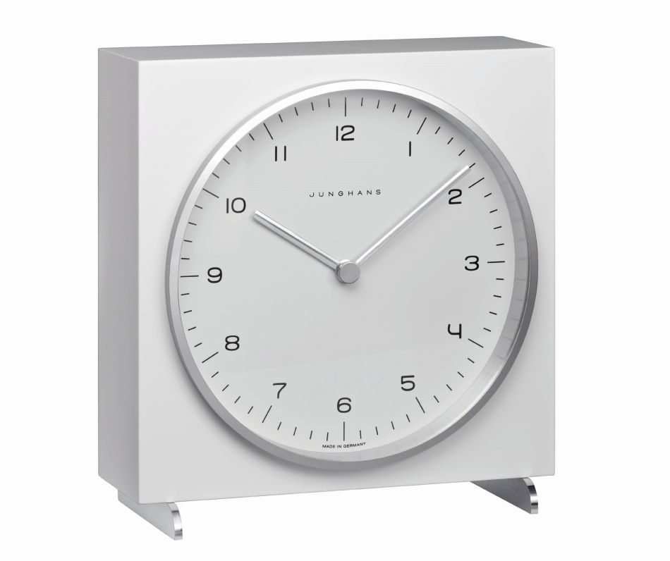 Junghans : le temps élégant des pendulettes de bureau Max Bill