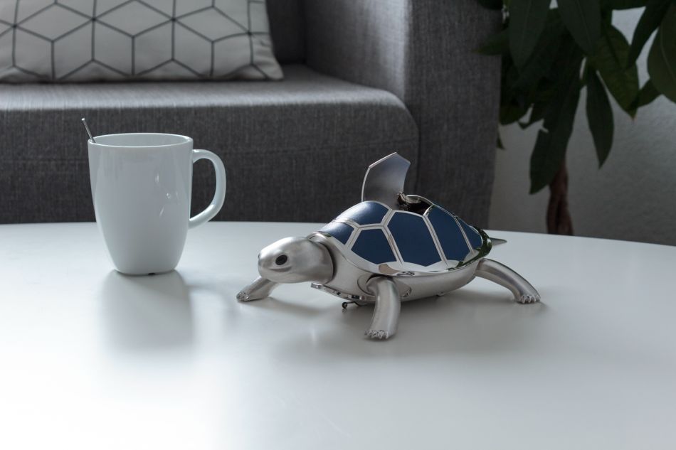 MB&F Kelys & Chirp : l'oiseau et la tortue par Reuge et Nicolas Court