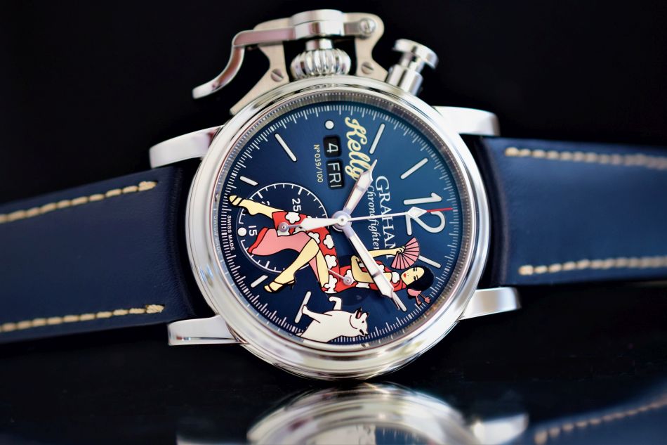 Graham Chronofighter Nose Art : une Kelly en qipao et son chien blanc