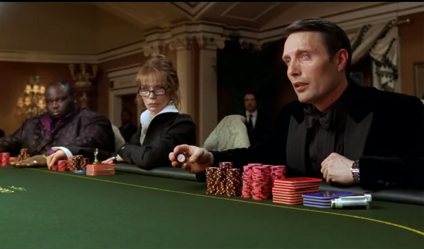 Casino Royale : Mads Mikkelsen porte un chrono Longines Evidenza en acier Casino Royale : Mads Mikkelsen porte un chrono Longines Evidenza en acier