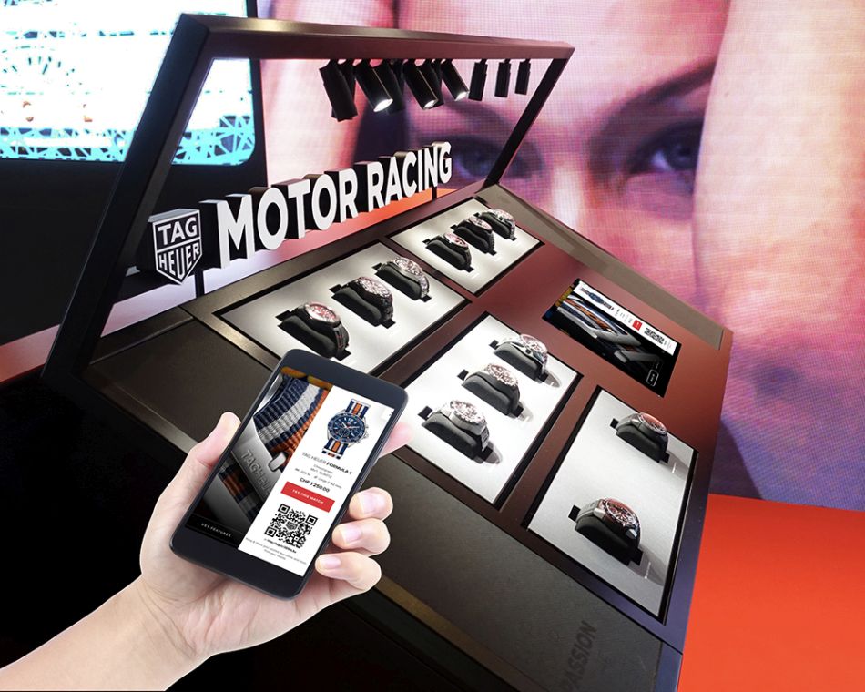 Tokyo :  connectivité à tous les niveaux pour la boutique TAG Heuer de Ginza