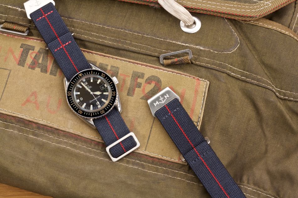 Sangles MN : un strap martial et viril Sangles MN : un strap martial et viril