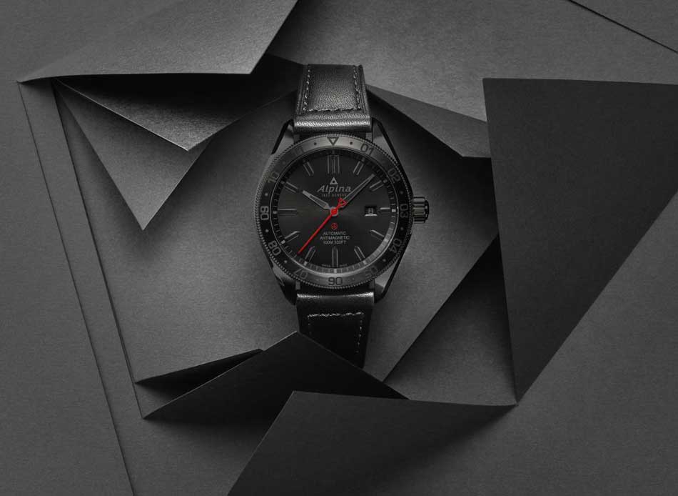 Alpina Alpiner 4 Automatique : en mode furtif Alpina Alpiner 4 Automatique : en mode furtif