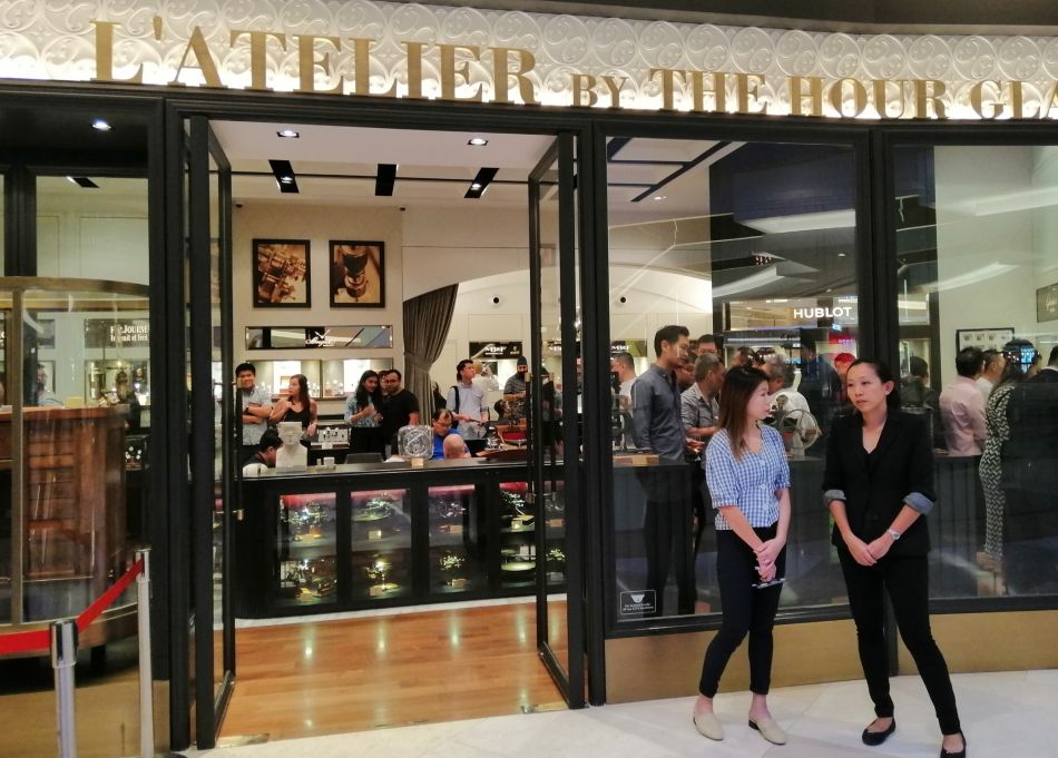 Jean-Claude Biver à Singapour pour signer son livre et visiter l'expo Patek