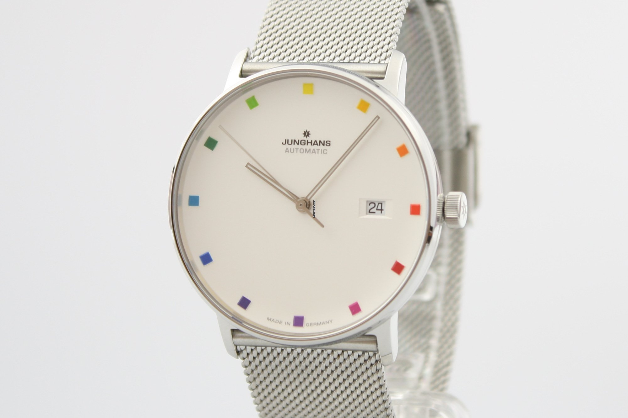 Junghans Form A 100 Jahre Bauhaus : hommage au Cercle chromatique de Johannes Itten