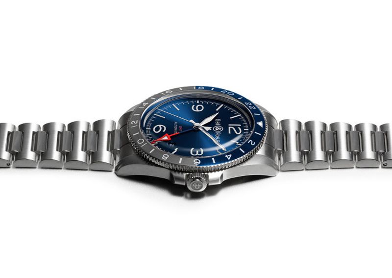 Bell & Ross BR V2-93 GMT Blue : quand on pourra reprendre l'avion... Bell & Ross BR V2-93 GMT Blue : quand on pourra reprendre l'avion...