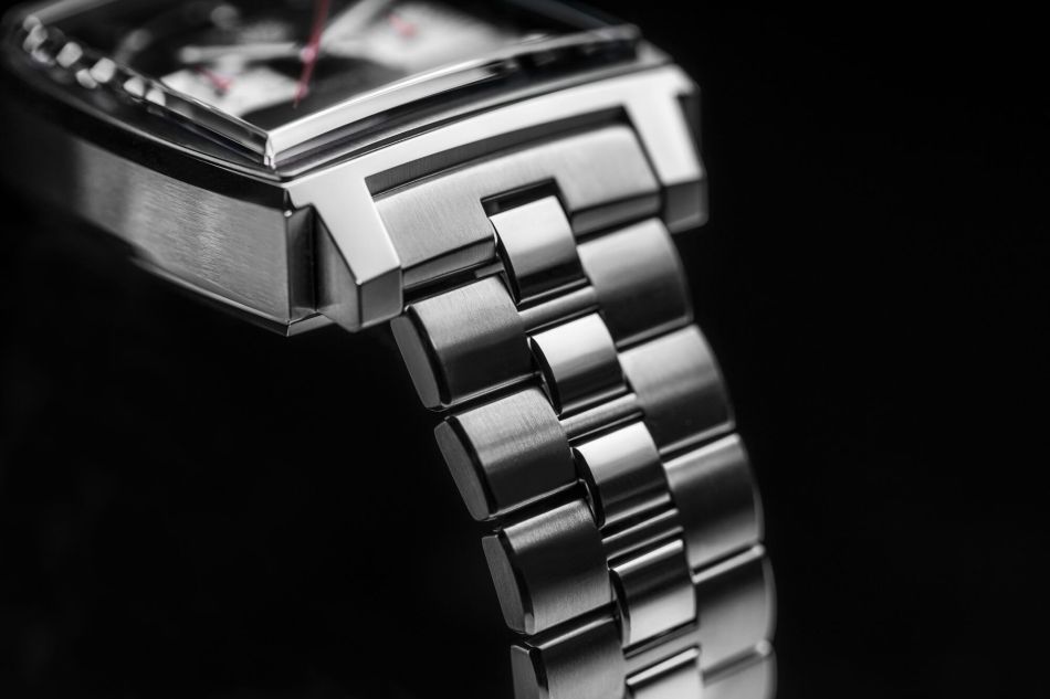 TAG Heuer : la Monaco 2020 se pare d'un bracelet acier TAG Heuer : la Monaco 2020 se pare d'un bracelet acier