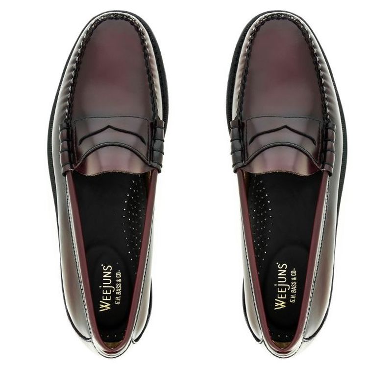 Bass : le Weejuns, aux origines du mocassin "Penny loafer" Bass : le Weejuns, aux origines du mocassin "Penny loafer"