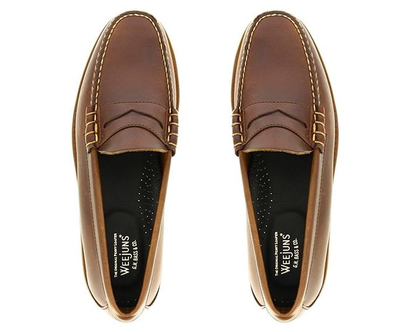 Bass : le Weejuns, aux origines du mocassin "Penny loafer" Bass : le Weejuns, aux origines du mocassin "Penny loafer"