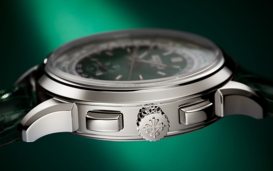 Patek Philippe Chronographe à Heure Universelle réf 5930P : se met au vert et au platine