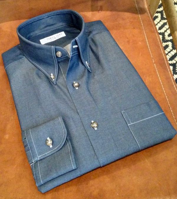 La chemise "jeans" : du ranch au macadam La chemise "jeans" : du ranch au macadam