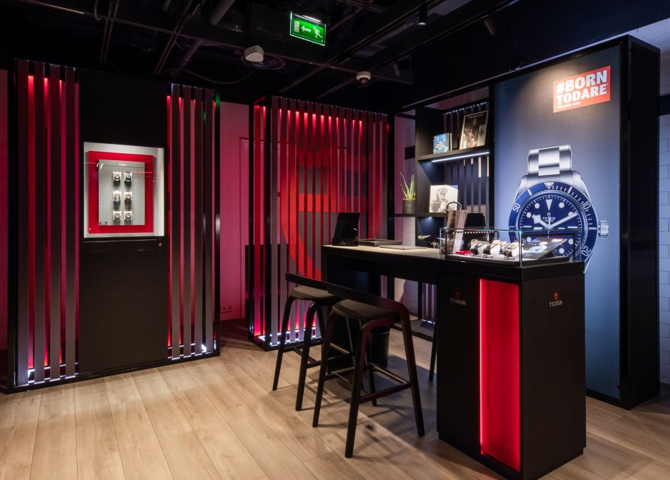 Tudor s'offre un pop-up store sur les Champs-Elysées