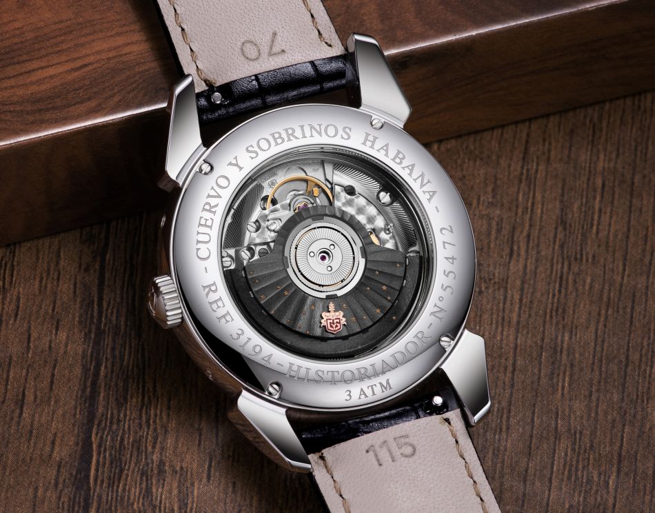 Cuervo y Sobrinos Historiador Doble Luna : l'une pour le nord, l'autre pour le sud Cuervo y Sobrinos Historiador Doble Luna : l'une pour le nord, l'autre pour le sud