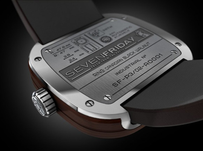 SevenFriday détail fond de boitier