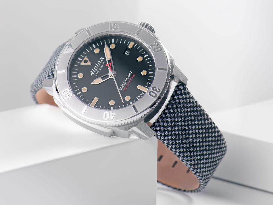 Seastrong Diver 300 Automatic Calanda : premier boitier Alpina en acier 100% recyclé