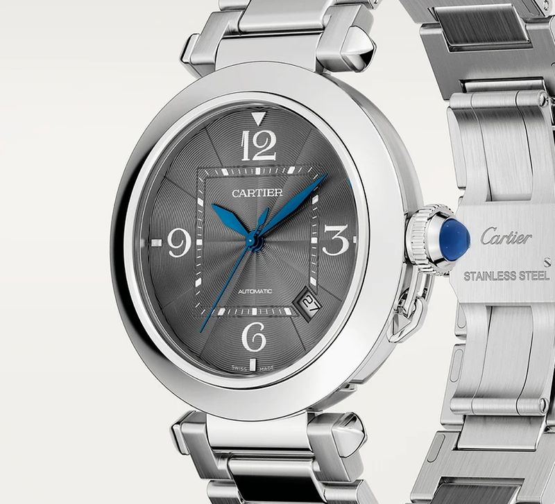 Cartier : une très belle version de la Pasha 41 mm avec cadran anthracite et aiguilles en acier bleui Cartier : une très belle version de la Pasha 41 mm avec cadran anthracite et aiguilles en acier bleui